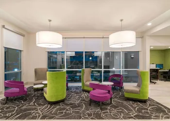 La Quinta Inn & Suites by Wyndham Mobile hotel thumbnail 7