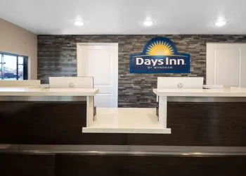 Days Inn by Wyndham Galt/Elk Grove South hotel thumbnail 3