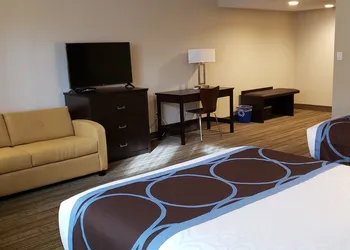 Super 8 by Wyndham Spruce Grove hotel thumbnail 8