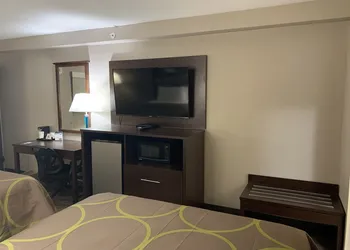 Super 8 by Wyndham Cookeville hotel thumbnail 3