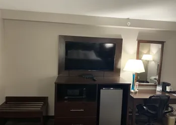 Super 8 by Wyndham Cookeville hotel thumbnail 4