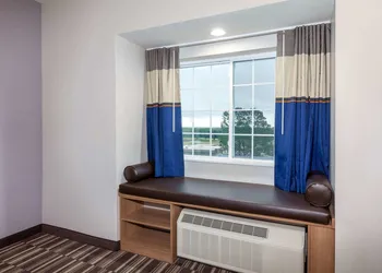 Microtel Inn & Suites by Wyndham College Station hotel thumbnail 3