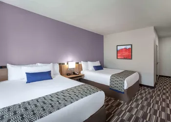 Microtel Inn & Suites by Wyndham College Station hotel thumbnail 5