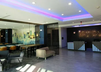 La Quinta Inn & Suites by Wyndham Dallas/Fairpark hotel thumbnail 3