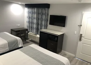 Travelodge Inn & Suites by Wyndham West Covina hotel thumbnail 5