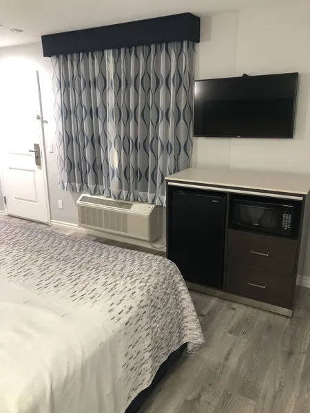 Travelodge Inn & Suites by Wyndham West Covina hotel detail image 6