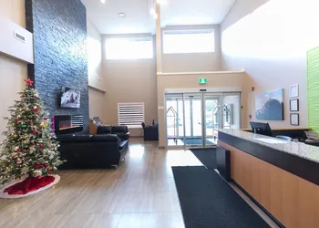 Super 8 by Wyndham Canmore hotel thumbnail 3