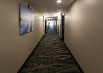 Super 8 by Wyndham Canmore hotel thumbnail 4