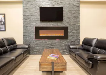 Super 8 by Wyndham Canmore hotel thumbnail 5