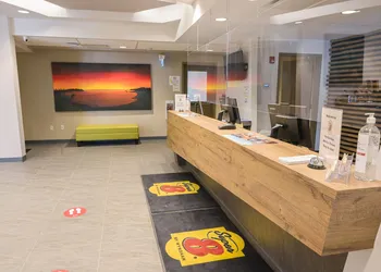 Super 8 by Wyndham Moosonee hotel thumbnail 5