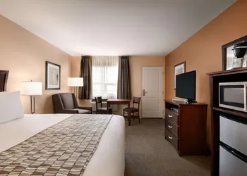Travelodge by Wyndham Pincher Creek hotel thumbnail 4