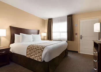 Travelodge by Wyndham Pincher Creek hotel thumbnail 6