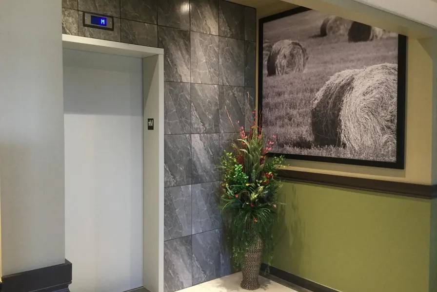 Super 8 by Wyndham Hardisty hotel detail image 2