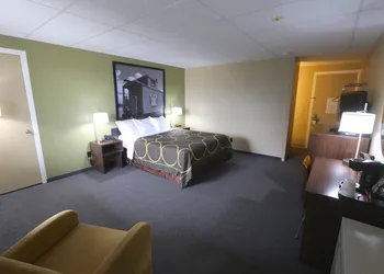 Super 8 by Wyndham Hearst ON hotel thumbnail 5