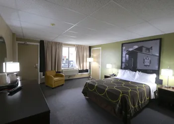 Super 8 by Wyndham Hearst ON hotel thumbnail 6