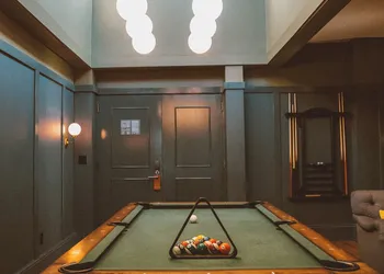 Crossroads Hotel hotel thumbnail 6