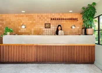 Silver Lake Pool & Inn hotel thumbnail 2