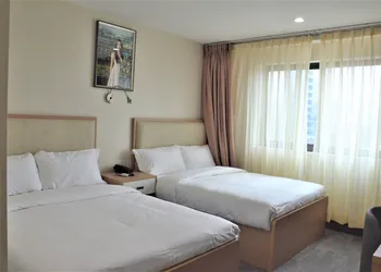 Lic Plaza Hotel hotel thumbnail 8