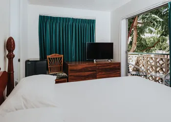Royal Grove Waikiki hotel thumbnail 6