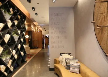 Arlo Chicago hotel thumbnail 2
