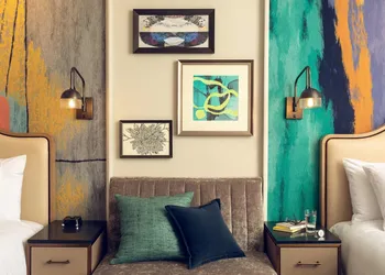 Sophy Hyde Park hotel thumbnail 4
