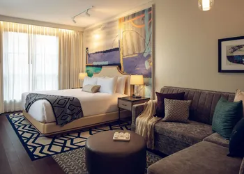 Sophy Hyde Park hotel thumbnail 5