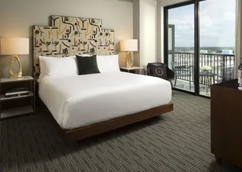 Hotel ZaZa Houston Memorial City hotel thumbnail 6