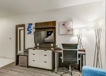 EST Hotel hotel thumbnail 7