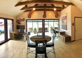 APM Inn & Suites hotel thumbnail 2