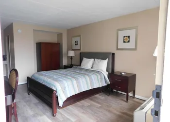 APM Inn & Suites hotel thumbnail 8