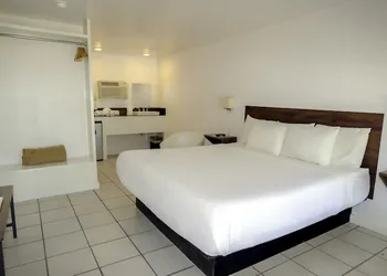 Banana Peel Lodge hotel thumbnail 3