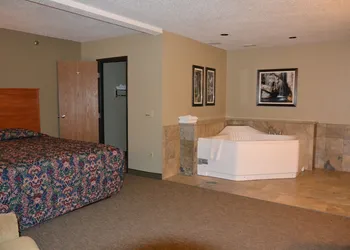 Carrington Inn & Suites hotel thumbnail 5