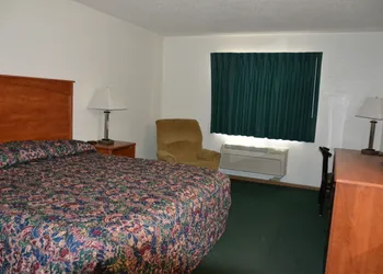 Carrington Inn & Suites hotel thumbnail 7