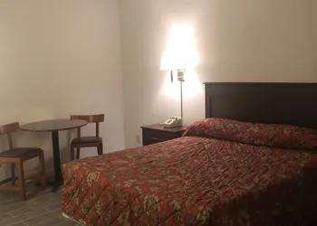 Royal Inn hotel thumbnail 3