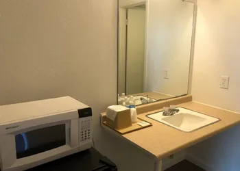 Royal Inn hotel thumbnail 8