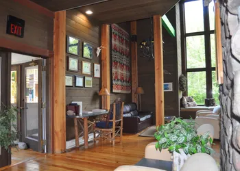 Drummond Island Resort hotel thumbnail 2