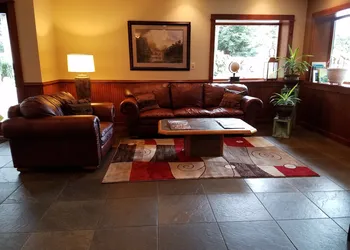 Redwood Garden Inn hotel thumbnail 2