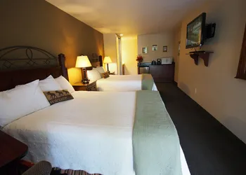 Redwood Garden Inn hotel thumbnail 3