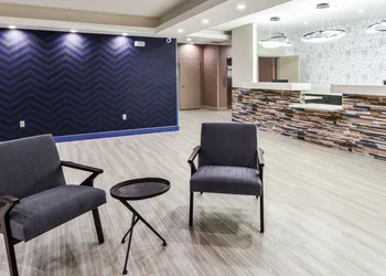 Hollywood Inn Suites Hotel hotel thumbnail 2