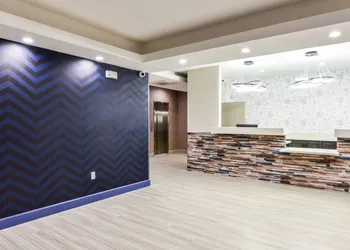 Hollywood Inn Suites Hotel hotel thumbnail 4