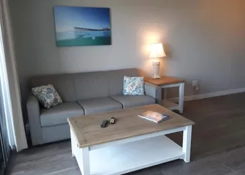 Surf Suites hotel thumbnail 2