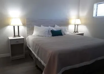 Surf Suites hotel thumbnail 3