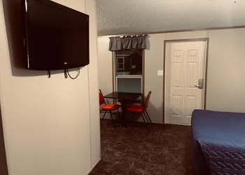 Monahans Country Inn hotel thumbnail 7