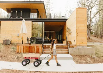 AutoCamp Yosemite hotel thumbnail 6