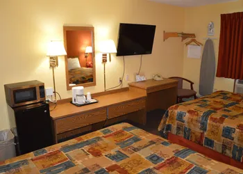 Burnsville Inn & Suites hotel thumbnail 6