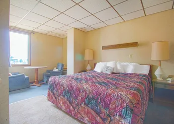 HomeTown Inn by OYO - Liberal, KS hotel thumbnail 6