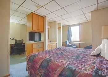 HomeTown Inn by OYO - Liberal, KS hotel thumbnail 7