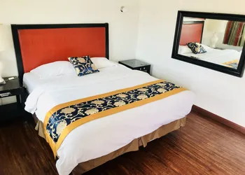 Norwalk Inn & Suites hotel thumbnail 6