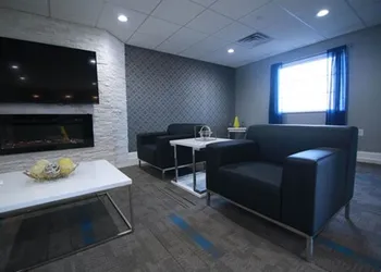 Home Inn and Suites hotel thumbnail 8