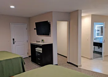 Epic Hotel hotel thumbnail 3